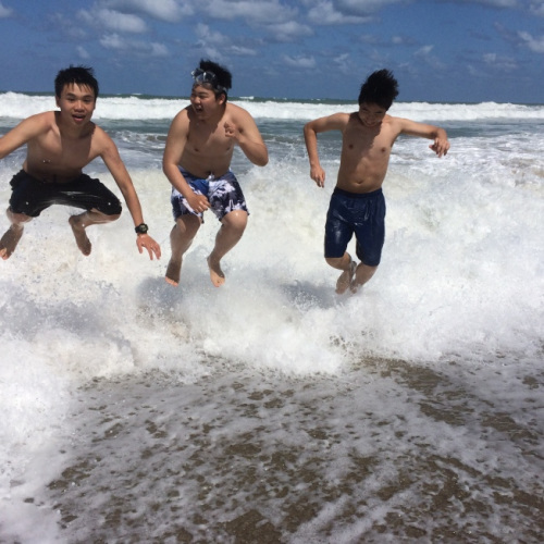 贏在起跑線？中國孩子赴美留學(xué)是否越早越好？